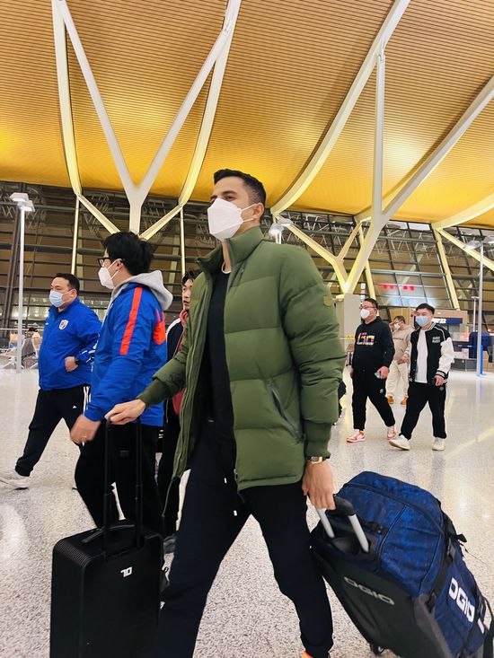 叶辰微微一笑，说道：那就辛苦小姑了